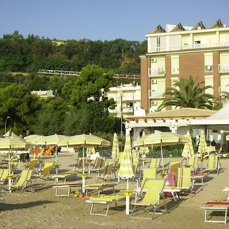 Hotel La Perla Купра-Мариттима Экстерьер фото