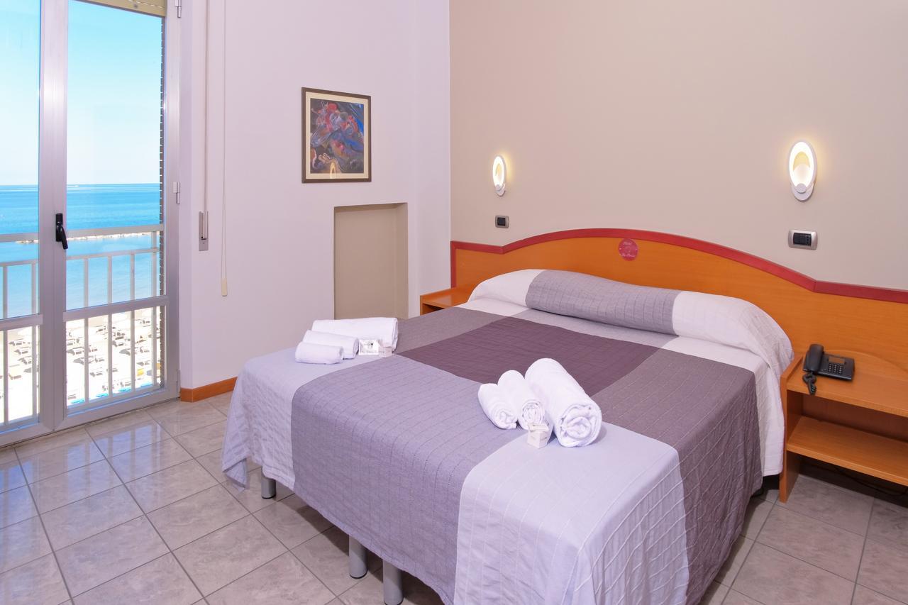 Hotel La Perla Купра-Мариттима Экстерьер фото