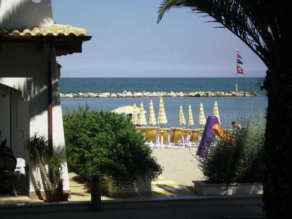 Hotel La Perla Купра-Мариттима Экстерьер фото